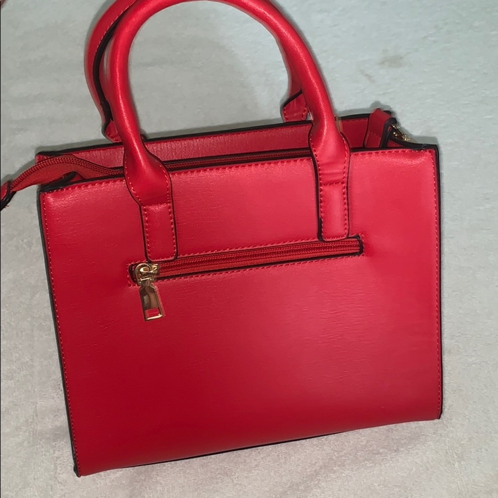 RED BAG - Picture 2 of 4